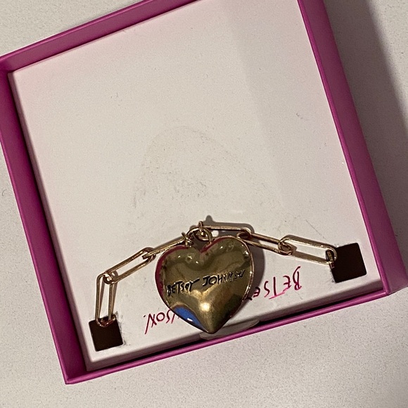 Betsey Johnson Gold Multicolor Heart Necklace NIB - Picture 3 of 5